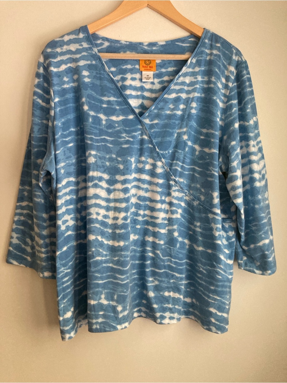 SOLD 😎Women’s plus size tie dye faux wrap boho cottage beachy 1X top